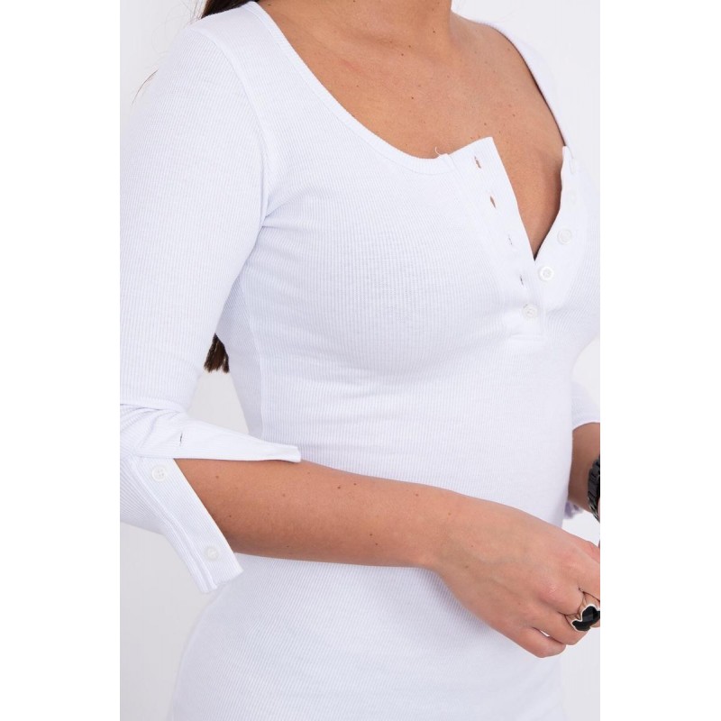 Dámske biele šaty s výstrihom 8972