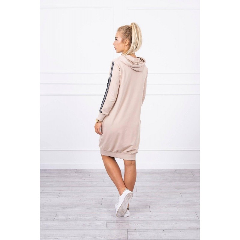 Dámske šaty s reflexnou potlačou 67394 - béžové