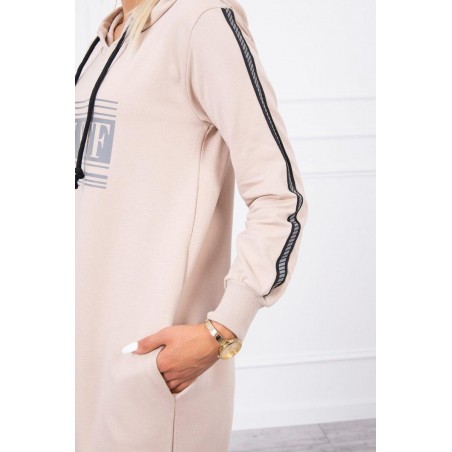 Dámske šaty s reflexnou potlačou 67394 - béžové