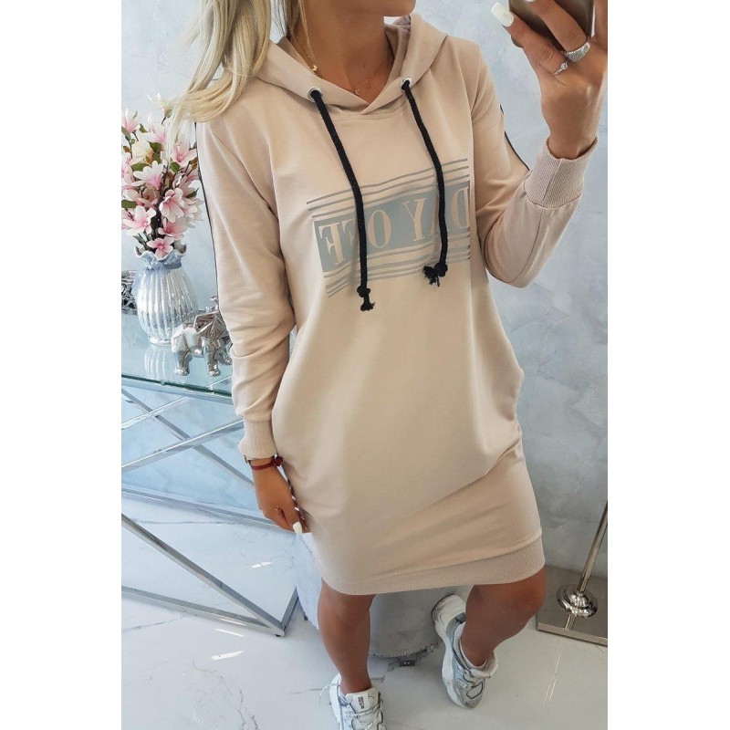 Dámske šaty s reflexnou potlačou 67394 - béžové