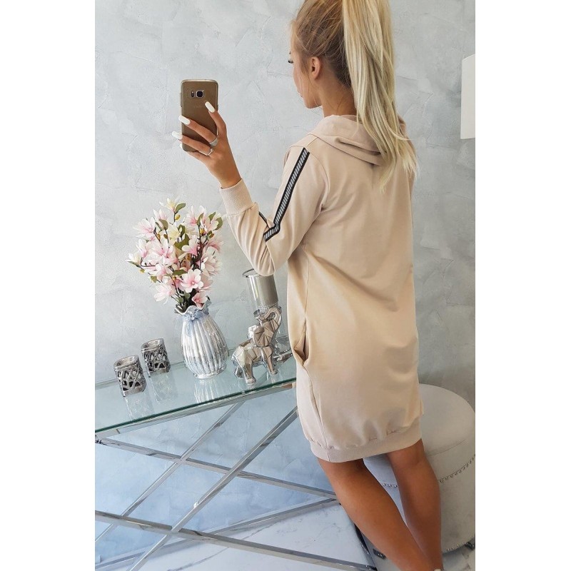 Dámske šaty s reflexnou potlačou 67394 - béžové