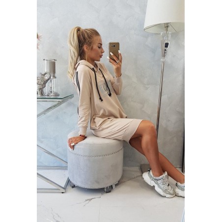 Dámske šaty s reflexnou potlačou 67394 - béžové
