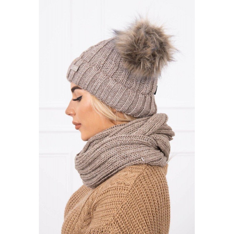 Tmavobéžová dámska súprava čiapka a šál K132