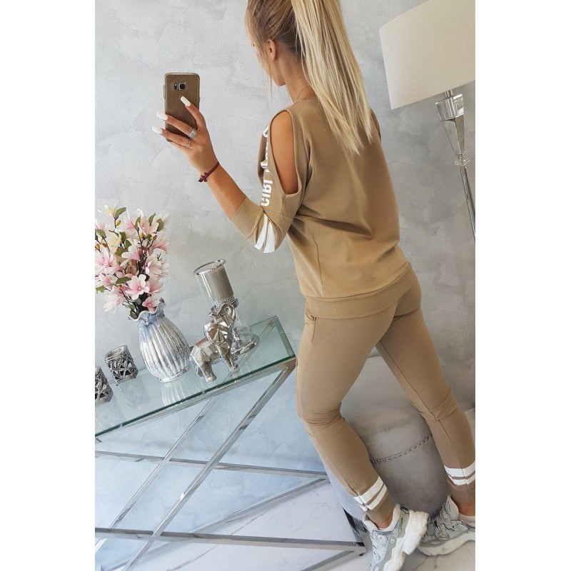 Dámska tepláková súprava Girl Revolution 8849 - kamelová