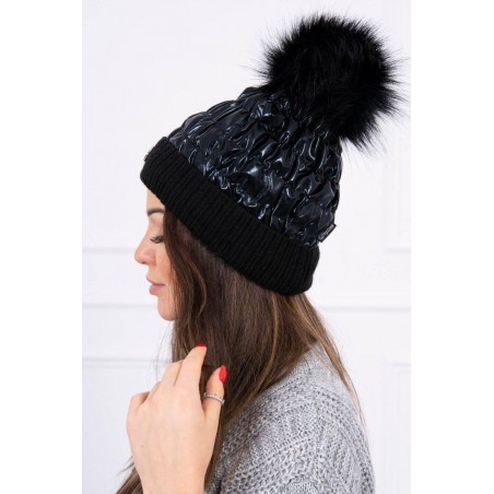 Lesklá čierna dámska čiapka K160