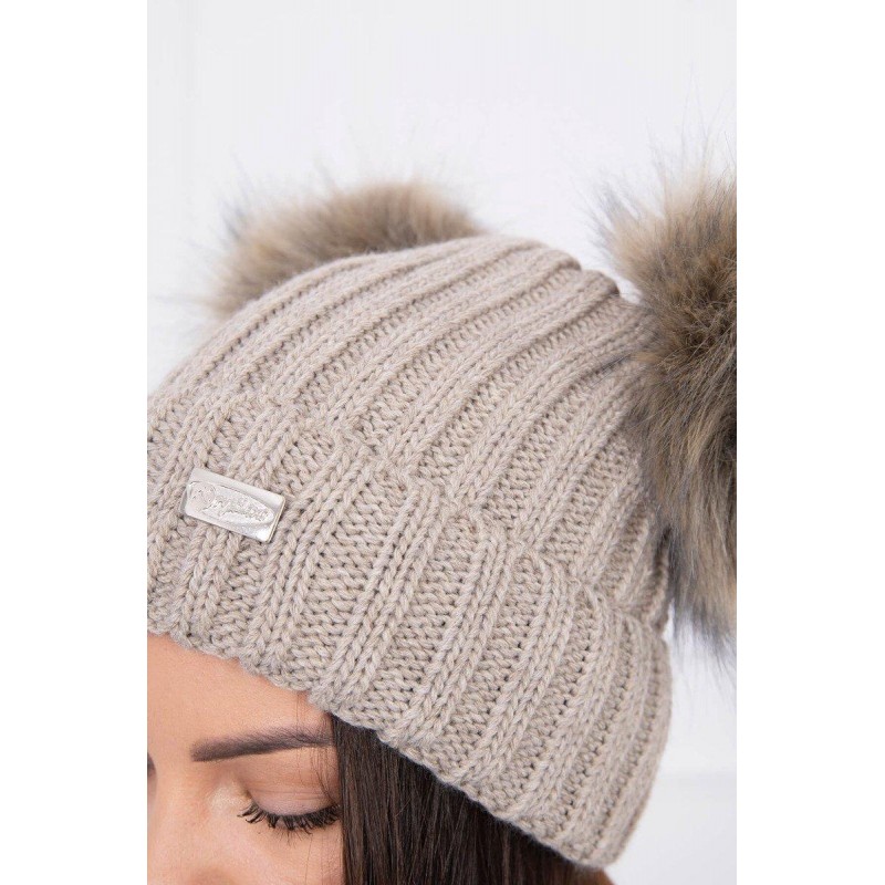 Dámska čiapka s dvomi brmbolcami 2 pompony - tmavobéžová