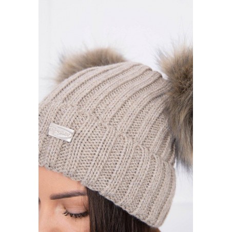 Dámska čiapka s dvomi brmbolcami 2 pompony - tmavobéžová