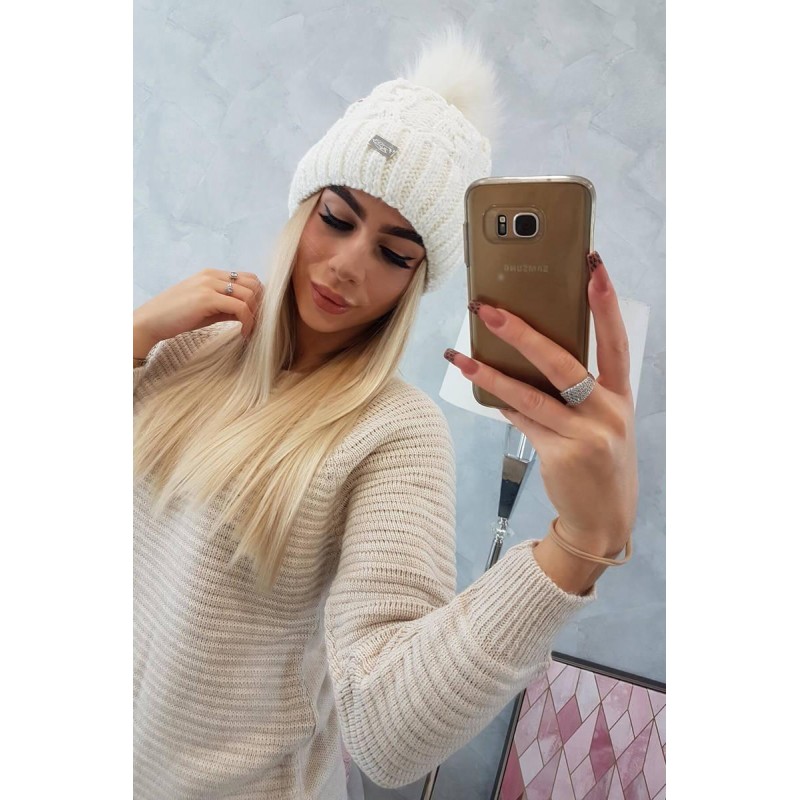 Dámska čiapka s brmbolcom K162 - ecru