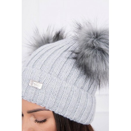 Dámska čiapka s dvomi brmbolcami 2 pompony - svetlosivá
