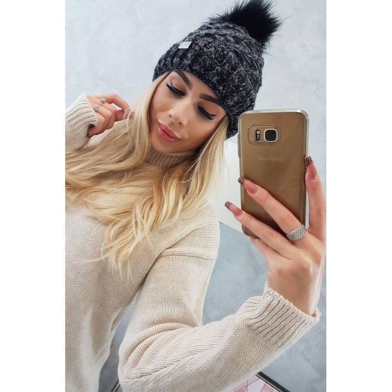 Dámska čiapka K169 - čierna