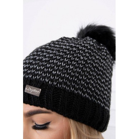 Dámska pletená čiapka s brmbolcom K179 - čierna