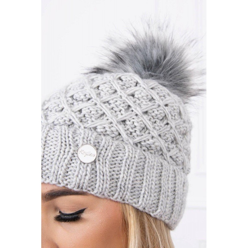 Dámska pletená čiapka s brmbolcom K176 - svetlosivá