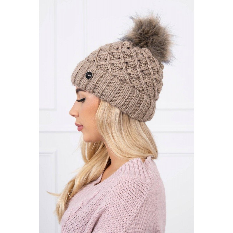 Dámska pletená čiapka s brmbolcom K176 - tmavobéžová