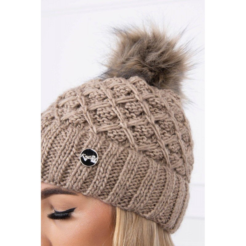 Dámska pletená čiapka s brmbolcom K176 - tmavobéžová