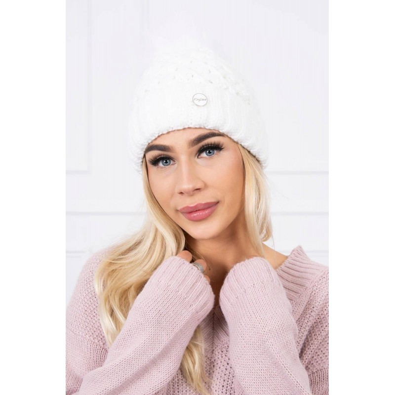 Dámska pletená čiapka s brmbolcom K176 - biela