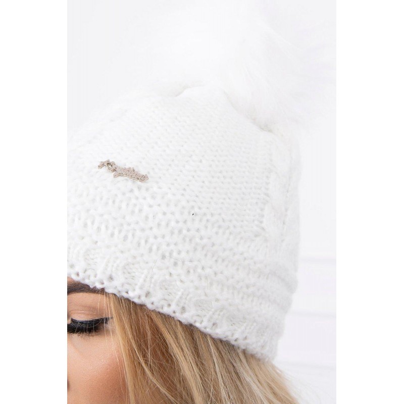 Teplá dámska čiapka K182 - biela