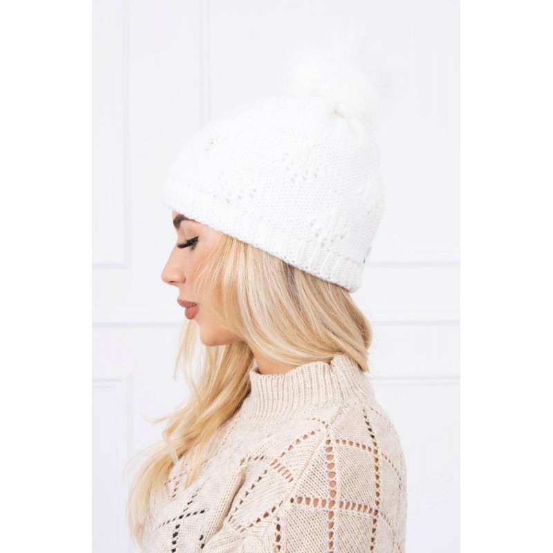 Biela dámska čiapka s brmbolcom K183